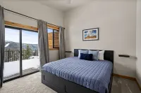 Delightful 4-bedroom ski condo in Schweitzer, Idaho