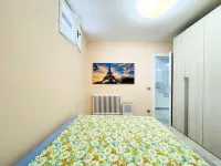 Apartment with garden a stone's throw from the sea