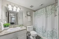 Stylish 1BR + pool Walk to Bars & Bites in the heart of Addison