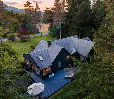 Chic Country Home with Catskills Mountain Views Отели в г. Олив