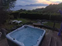 Cinque Terre breakfast home with optional access to Pool, Sauna and Jacuzzi Hoteles en Sarzana