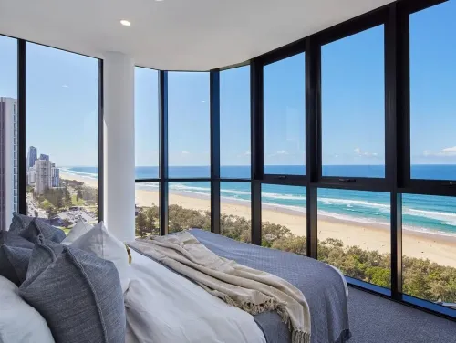 Beachfront Penthouse Broadbeach Waters.