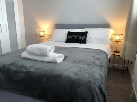 Extensive 4 Bed close to Peterborough.