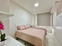 3 bedroom apartment close to the sea, next to Bassani square. Hotels near Atlântida