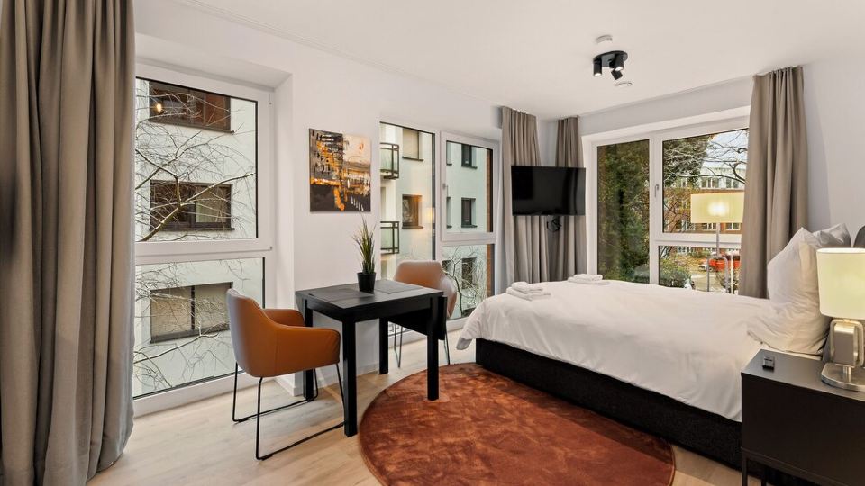 Central apartment between train station and city center