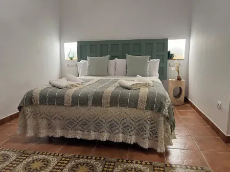 Ulls del Priorat Отели в г. Эль-Масроч