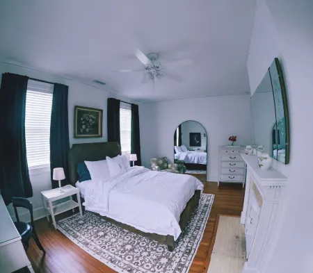 Upstairs Chic Studio