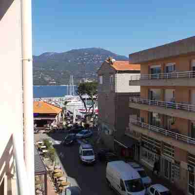 LARGE T4 IN THE HEART OF PROPRIANO Others