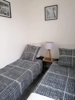 Jolie F2, 4 Personnes, à 25 min de Paris, 15 min D'orly