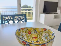 Apartment with sea-view balcony from which to admire magical sunrises. Hotels in Castro di Lecce
