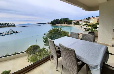 2-bedroom apartment beachfront with perfect sea view delightful Padova II Отели в г. Rab