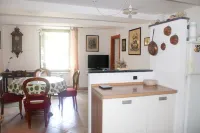 Ancient Charming House a stone's throw from the sea