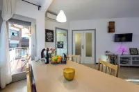 3 bedroom apartment, 15 minutes from BCN city center, 8 min. walk from the beach Hotel a Sant Adrià de Besòs