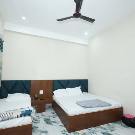 Hotel Shri Balaji Dham, Family Room Near Mathura Railway Station