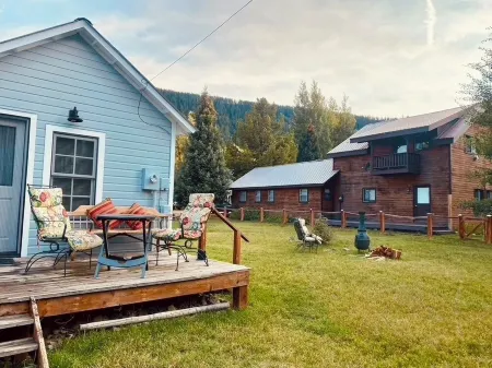 Magic In All Directions - 3 Bdrms, 2 1/2 Bths, WrkSpc & WiFi