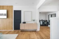 North Miami Charming Villa Pool, Ping Pong, Fire Pit, Grill, Gated, Near Beaches