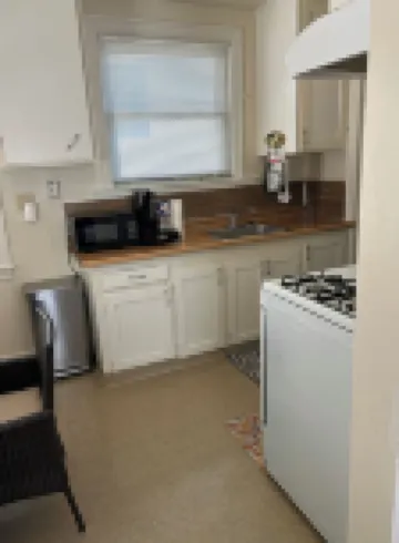 Charming 1-bedroom cottage in Oakland with WiFi, AC