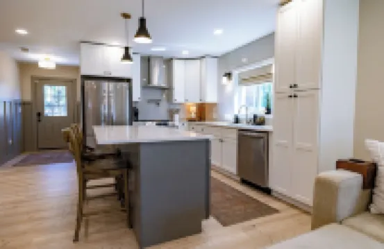 Charming 3-bedroom house in wonderful Downtown Greenville Area 帕克酒店