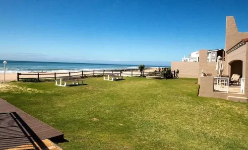 Stunning ocean vistas, near top surf spots, shops; private, all amenities.