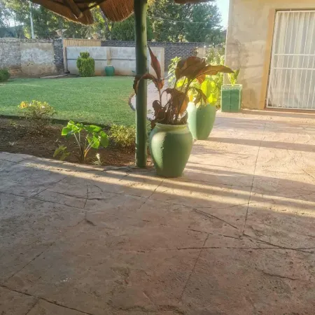 0787391431 Golden Gate Guest House In Mafikeng