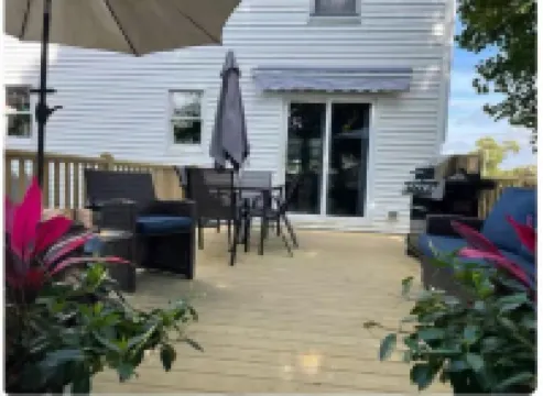 Townhouse Close to Downtown Newport & Beaches