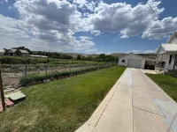 Experience Helper Charm - Spacious 4-Bedroom Retreat Hotels in der Nähe von Nine Mile Ranch