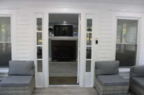 Spacious, Fully Remodel 4-bedroom house 2.5 bathroom in charming Carthage