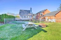 Pet-Friendly Rockaway Beach Home w/ Fire Pit! - 3 stjerner