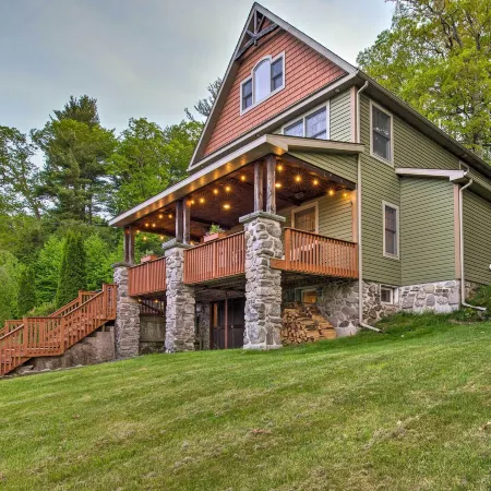 Large Yard and Games Edgewater Escape in Paupack!