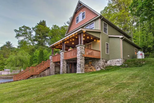 Large Yard and Games Edgewater Escape in Paupack! - Pet friendly