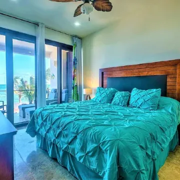 Create Unforgettable Memories in Your Beachfront Escape with Stunning Views!