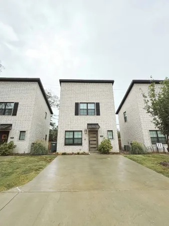 Cozy Luxe Stay Walk to Any Hogs Stadium