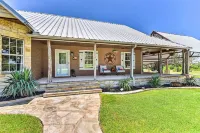 2 Home Retreat on 29 Acres: Sunset Ranch - parking