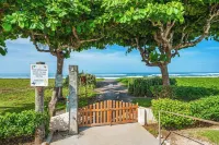 Beachfront Condo w/ Pool - 2BR 2BTH