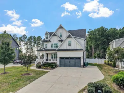 Cary Comfort: Cozy & Convenient Stay Các khách sạn gần Lenovo Building 8