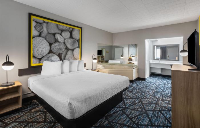 Super 8 by Wyndham Traverse City