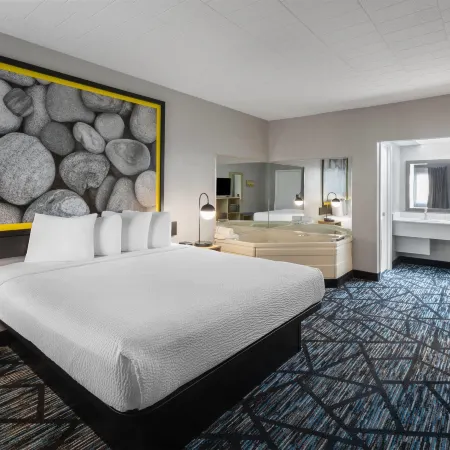 Super 8 by Wyndham Traverse City