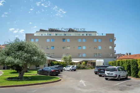 Hotel Carlo Felice Отели рядом со станцией Sassari