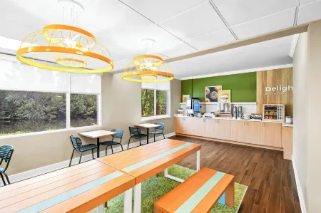 Spark by Hilton Orlando Near Universal Отели в г. Орло-Виста