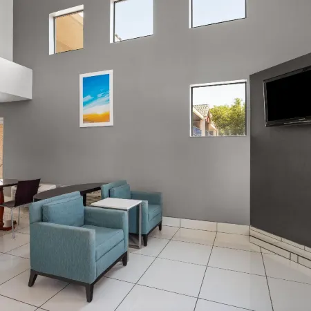 Days Inn by Wyndham Phoenix West