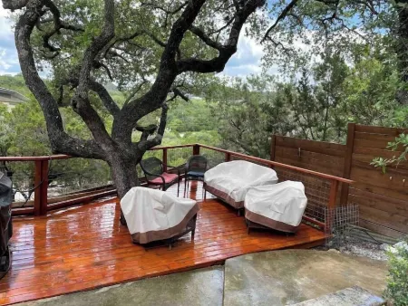 Hop/Skip/Jump to Canyon Lake - 3 BR, 2 Bath Отели в г. Комаль