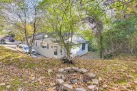 Centrally Located Home ~ Steps to Oxford Square! - 3-نجوم
