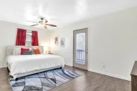 Waterfront home with dock, pool and hot tub! NOTRE DAME FOOTBALL