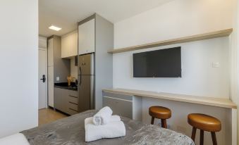 Comfortable and Complete Stay in Downtown Curitiba - ECL