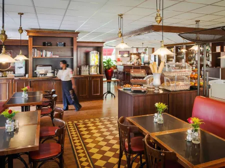 Ibis Tilburg Отели в г. Goirle