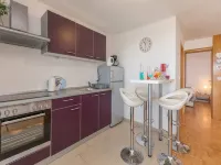 Apartments Lilly - Two Bedroom Apartment with Sea View and Terrace - Wifi