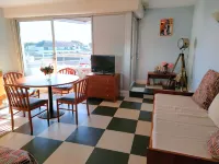 Apartment in Cornouaille near Sandy Beach Hotels in Bénodet