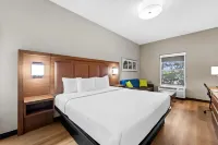 دايز إن آند سويتس باي ويندام فورت ميرز ساوث إيست فنادق في Gateway