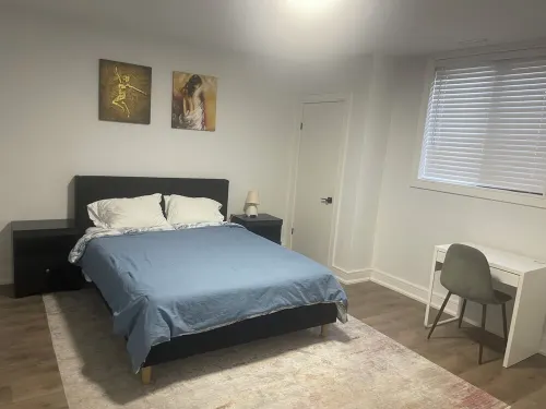 Cozy retreat! Perfect for two. Relax & unwind in this charming space. Hotels in Oshawa