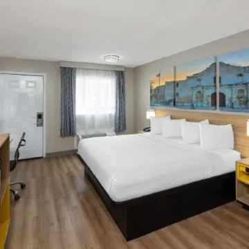 Days Inn by Wyndham Temple